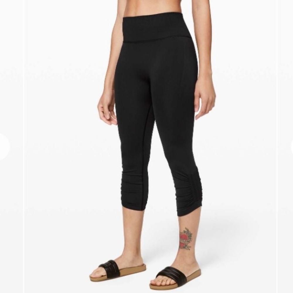 Lululemon Ebb To Street Crop 21"Black